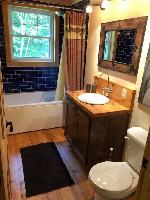 Quiet, Cozy And Comfortable Chalet Val-des-Lacs